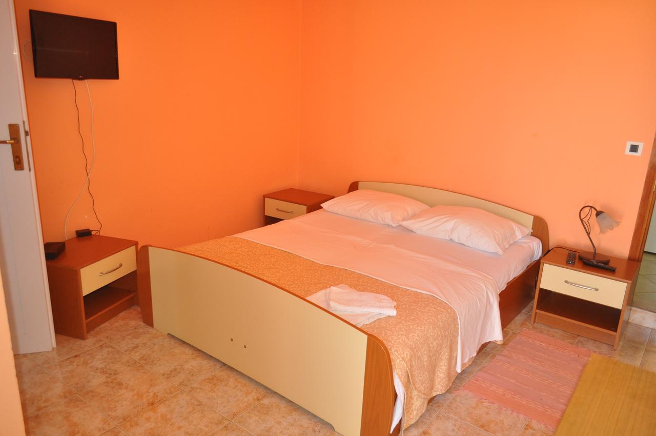Tri Srca Apartments & Rooms Funtana Dış mekan fotoğraf