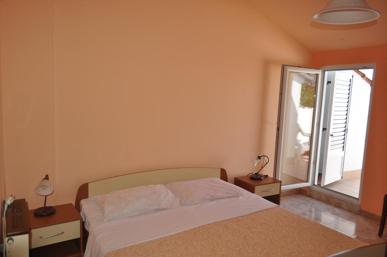 Tri Srca Apartments & Rooms Funtana Dış mekan fotoğraf