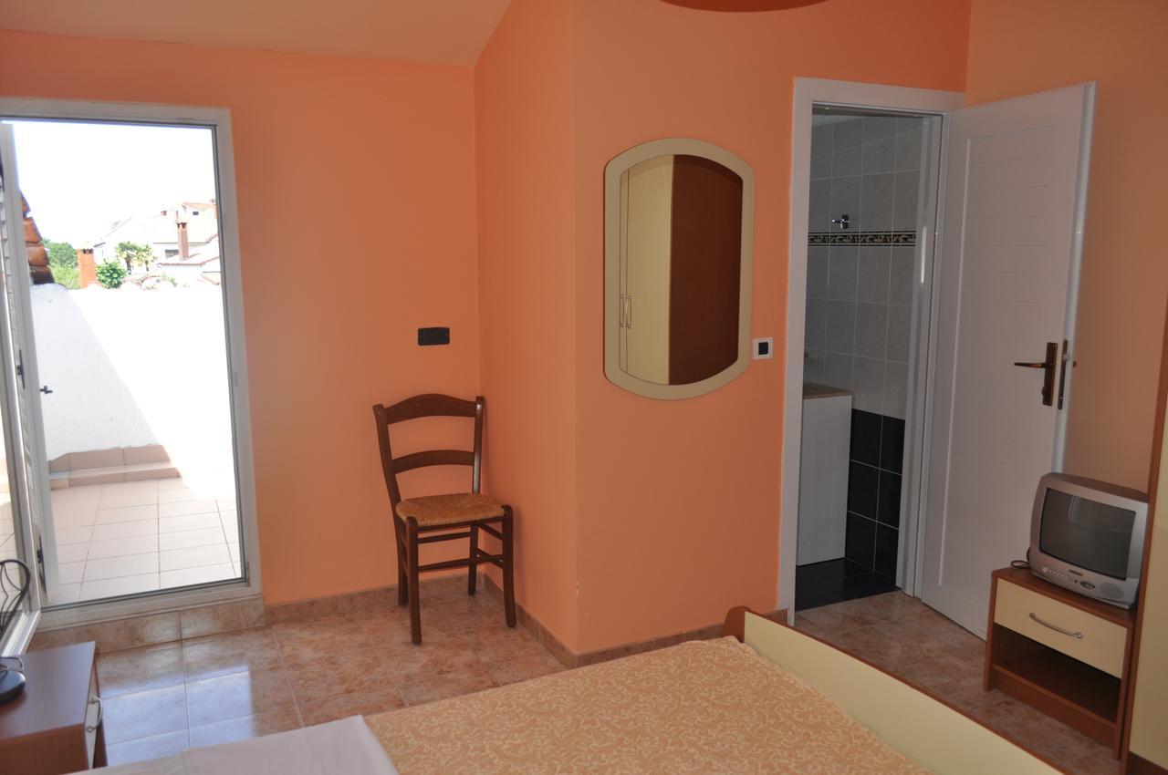 Tri Srca Apartments & Rooms Funtana Dış mekan fotoğraf